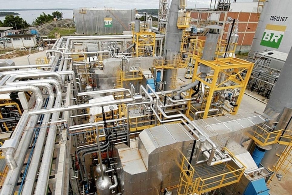 Economia: Petrobras anuncia que alcançou 97% de utilização em suas refinarias
