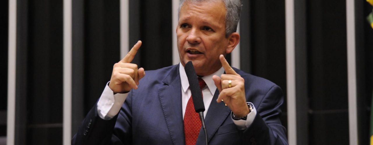 Política: André Figueiredo tem relatoria de projeto para criação da Universidade Federal de Sobral aprovado