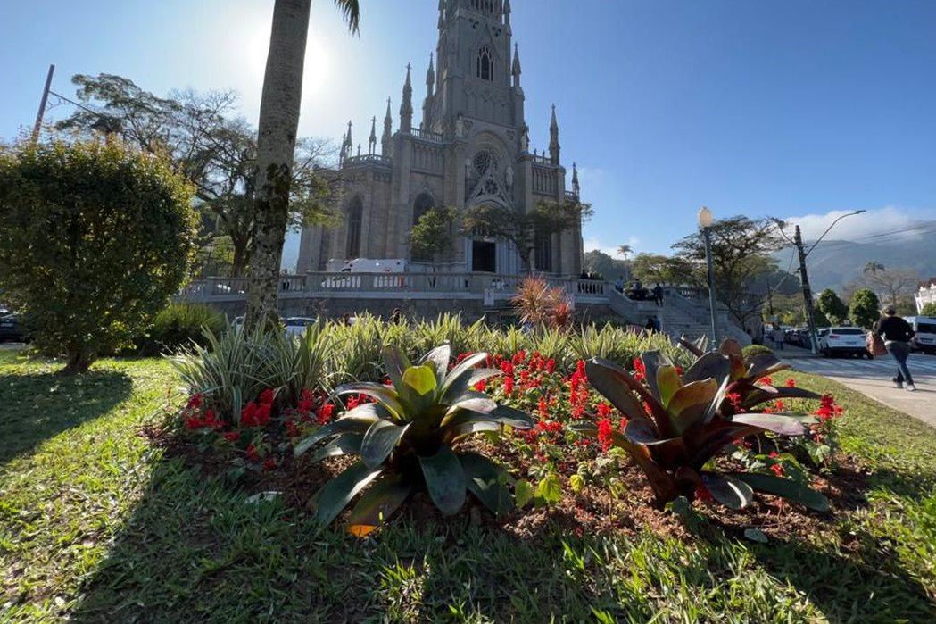 Retomada: Catedral de Petrópolis é reaberta ao público