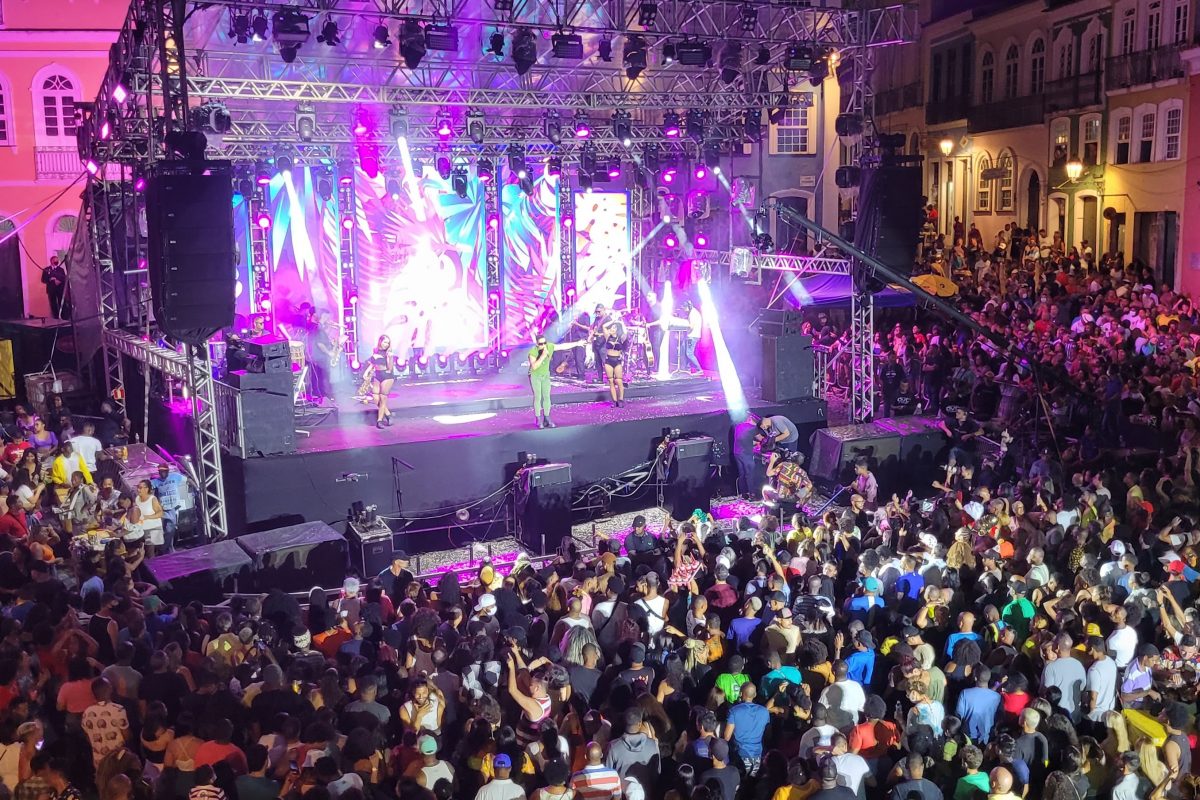 Música: Patrulha do Samba reúne multidão na gravação do DVD ao vivo no Pelourinho