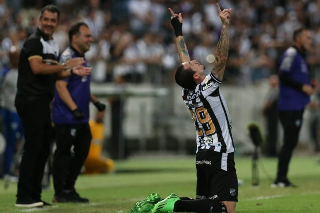 Futebol: Com golaço de Vina de falta, Ceará vence Avaí em jogo atrasado por nova falha na iluminação