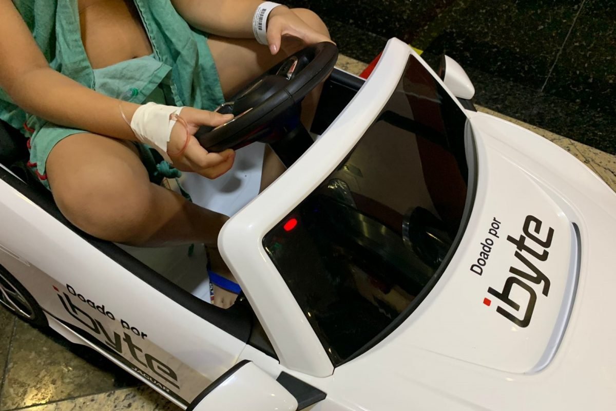 Ação Social: ibyte doa carrinho elétrico para crianças internadas no Hospital Leonardo da Vinci, em Fortaleza