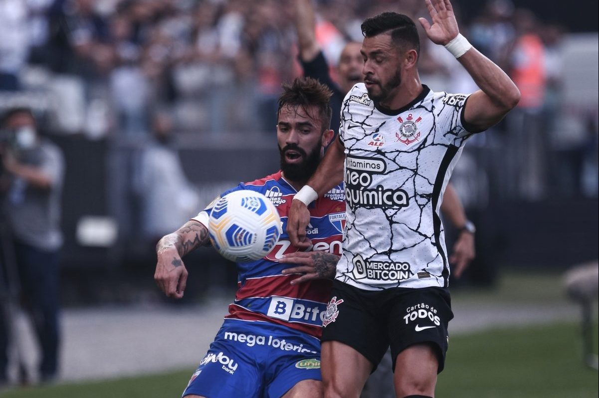 Originalmente o duelo aconteceria no dia 20 de agosto, um sábado, às 19h. | Foto: Ettore Chiereguini/AGIF