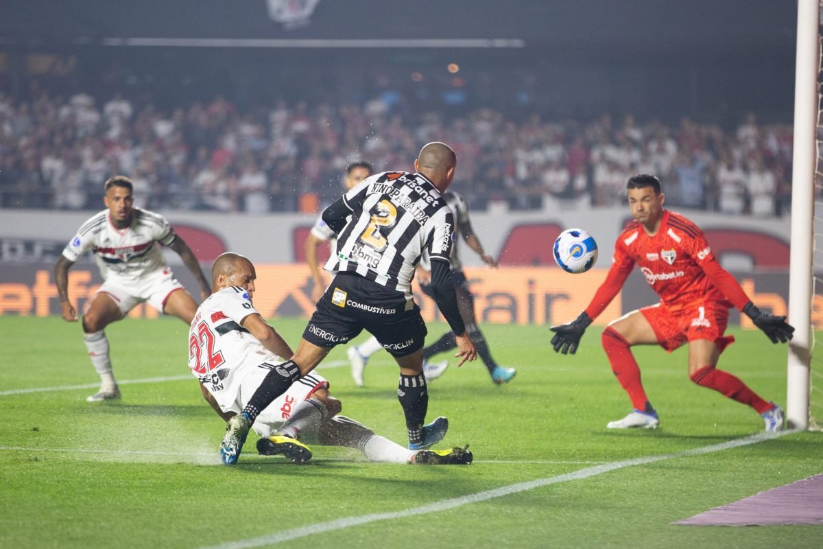 Ceará precisa vencer o Tricolor Paulista para levar a partida para os penais. | Foto: Felipe Santos/ Cearasc