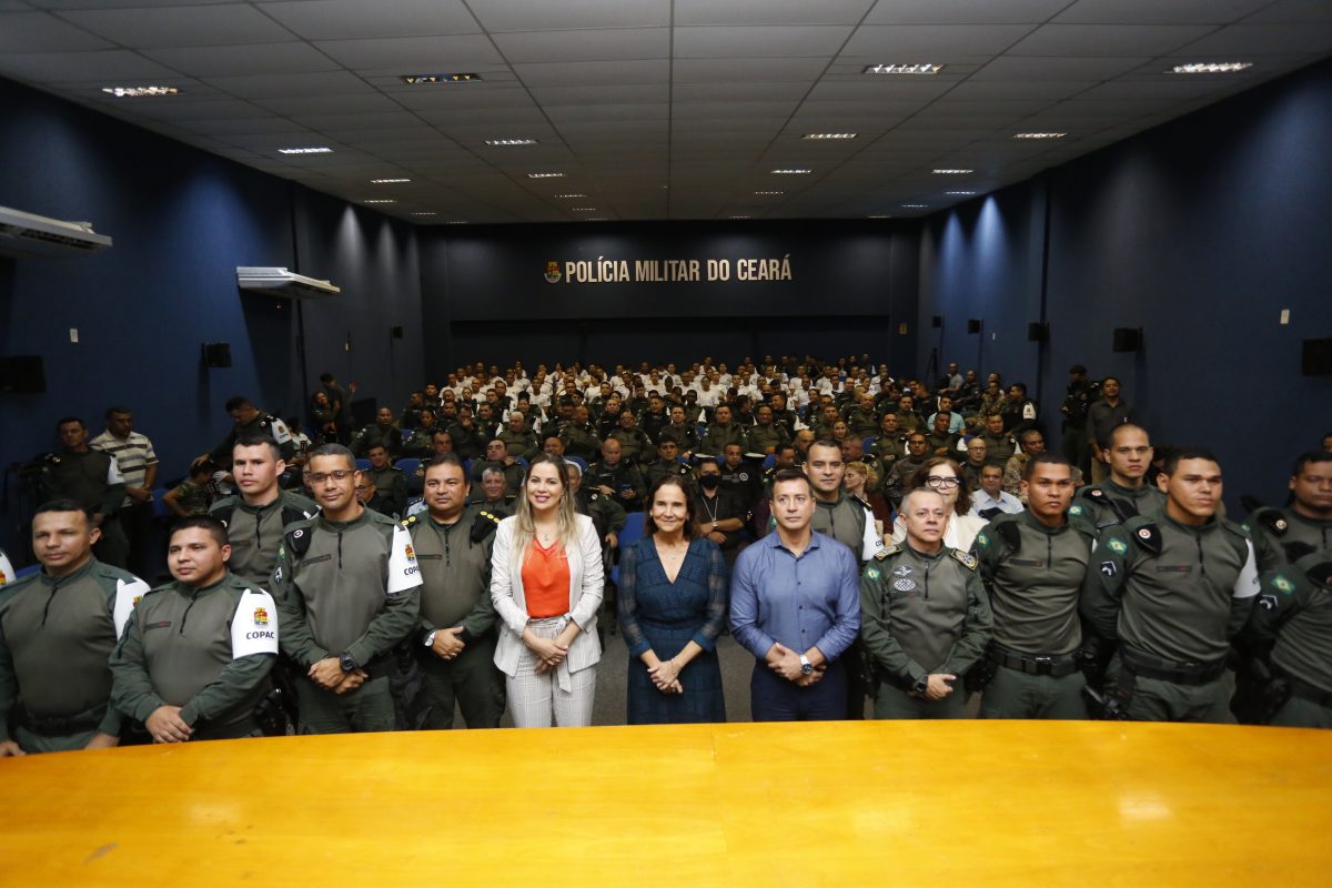 governadora do Ceará, Izolda Cela, participou do encerramento do curso, no qual 29 policiais militares foram preparados para a atuação especializada. | Foto: Tatiana Fortes