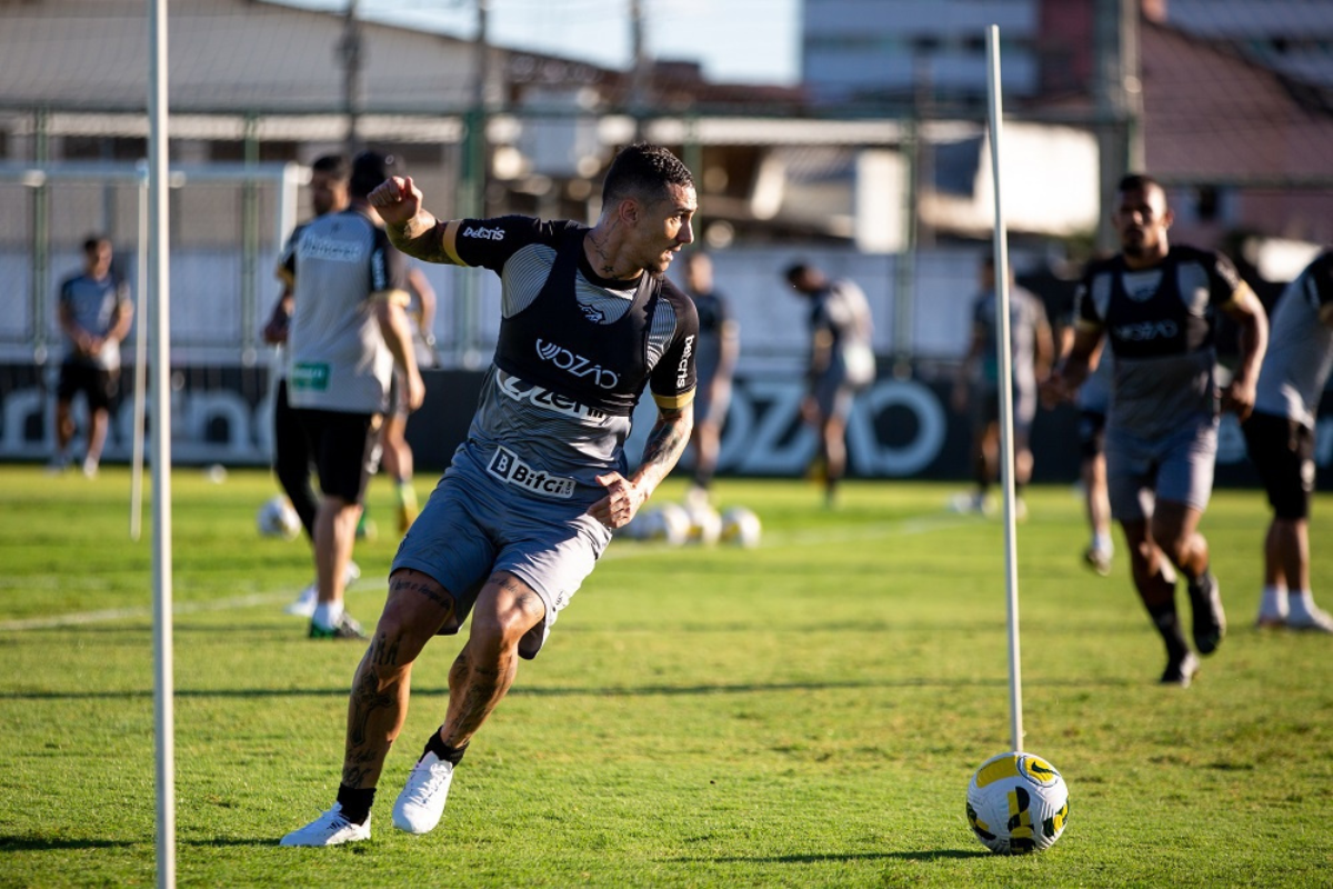 Treino aconteceu no estádio Carlos de Alencar Pinto. | Foto: Felipe Santos/ Cearasc