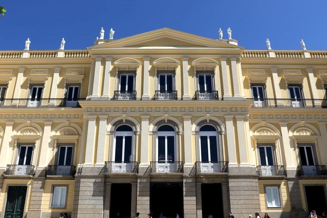 Recuperação: Quatro anos após incêndio, Museu Nacional apresenta fachada restaurada