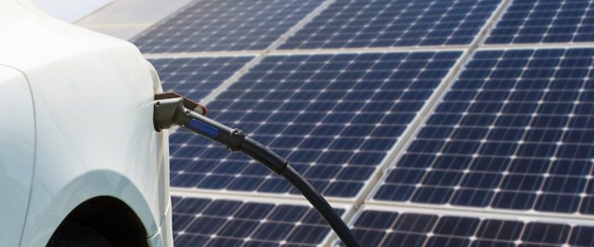 Segundo a Associação Brasileira do Veículo Elétrico (ABVE), só nos primeiros seis meses de 2022 foram vendidos 100 mil veículos elétricos e híbridos no Brasil. | Foto: Reprodução