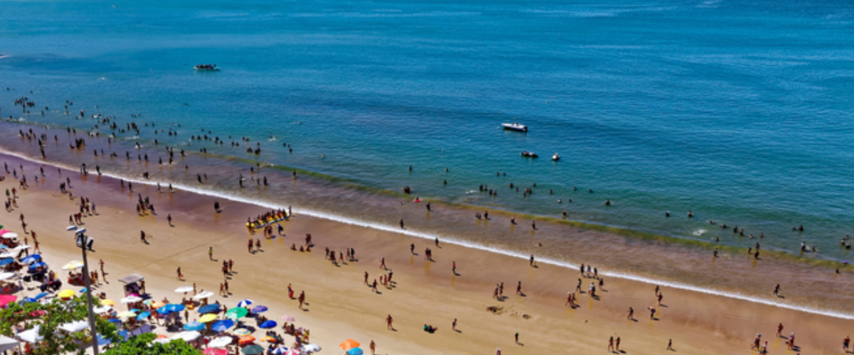 Turistas visitam Praia do Morro em Guarapari no Espírito Santo.|Foto : Marcelo Moryan/MTur