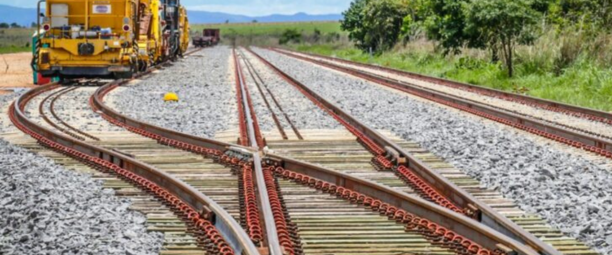 A maior parte prefere a ferrovia. | Foto; Governo Federal