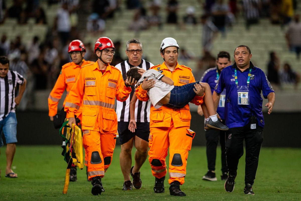 Cenas aconteceram no jogo entre Ceará e Cuiabá. | Foto: Thiago Gadelha