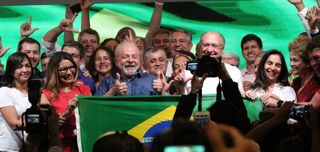 Eleições 2022: Em primeiro discurso, Lula diz que combate à miséria é sua missão