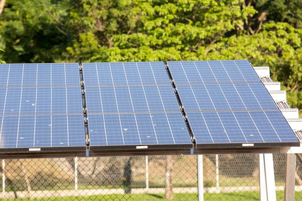 Economia: Aumento do consumo de energia solar traz projeções otimistas ao setor