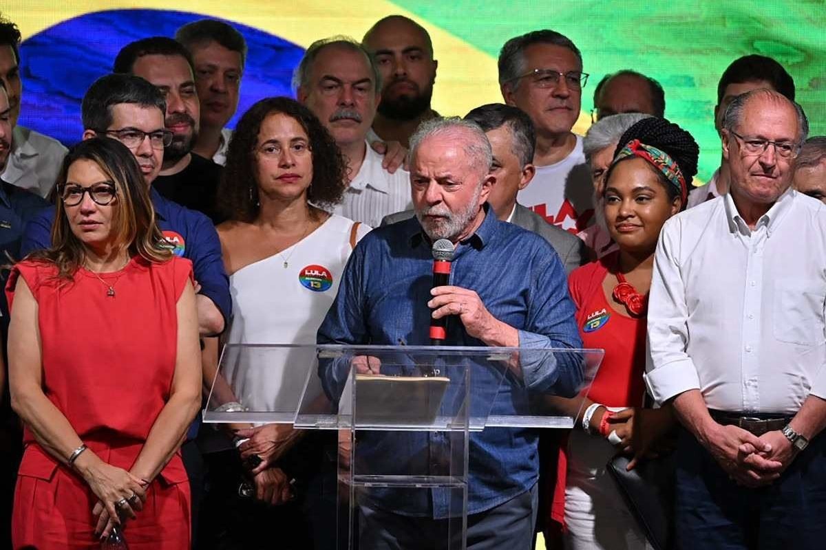 Opinião: O Novo Governo Lula num País Dividido
