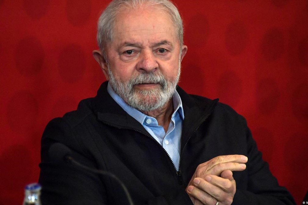 Tratamento: Lula faz procedimento para retirar lesão na laringe e já está de alta