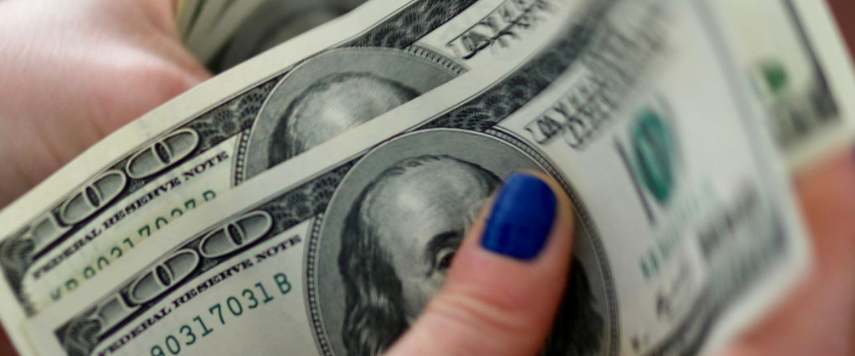 o dólar acumula alta de 1,92% em novembro. Em 2022, a divisa cai 3,12%.. | Foto: Reuters