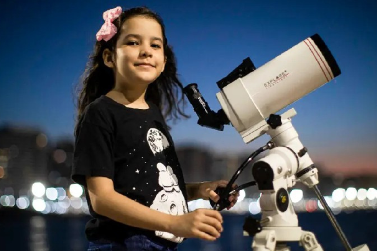Nicole Oliveira Semião, “Nicolinha”, é Cientista Cidadã da NASA e já detectou 31 asteroides. | Foto: Jarbas Oliveira/AFP