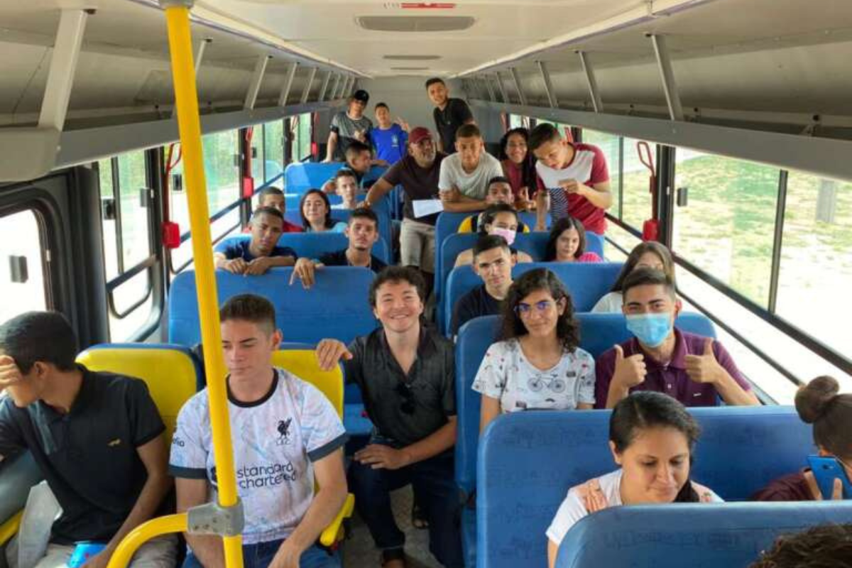 A ação faz parte do projeto Enem Chego Junto, Chego Bem, promovido pela Secretaria com o intuito de dar suporte técnico e pedagógico às escolas da rede estadual. | Foto: Divulgação/SEDUC