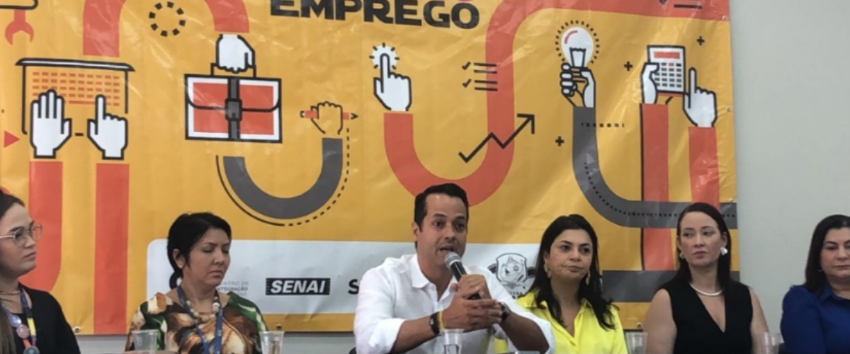 Reunião de assinatura contou com a presença do prefeito Vítor Valim. | Foto: Divulgação