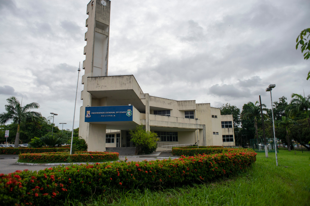 O programa terá como meio uma tecnologia de ensino que procura entender às necessidades de cada aluno para oferecer uma melhor experiência no processo de ensino e aprendizagem de forma personalizada. | Foto: Divulgação/UECE