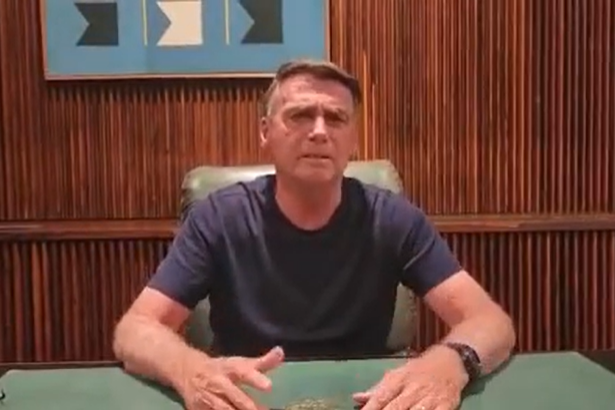 Apelo: Bolsonaro pede desobstrução das rodovias em vídeo publicado nesta quarta (02/10) nas redes sociais