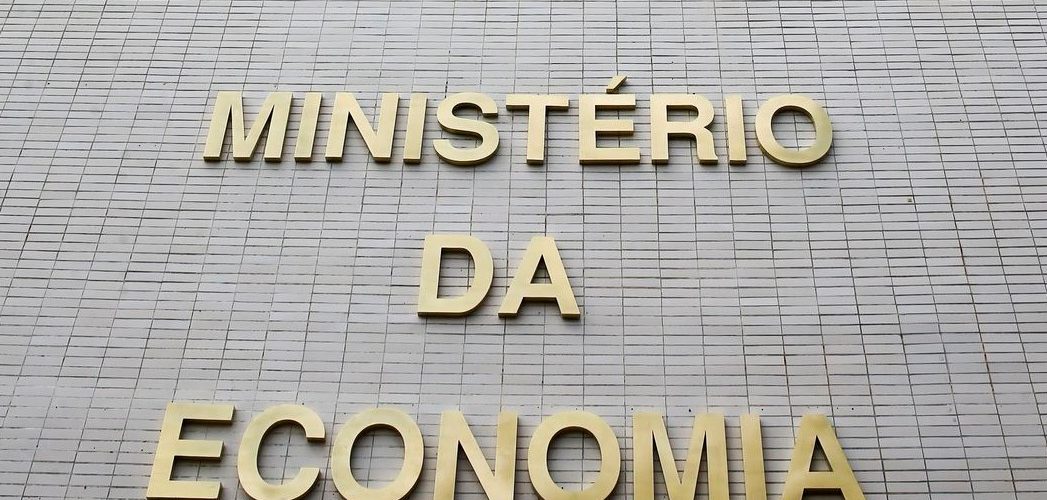 Economia: Governo bloqueia mais R$ 5,7 bi do Orçamento para cumprir teto