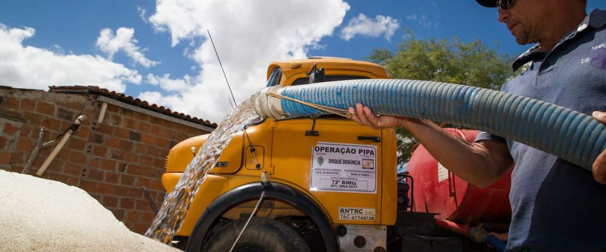 Gestão: Governo remaneja R$ 58,76 milhões para passaportes e carros-pipa