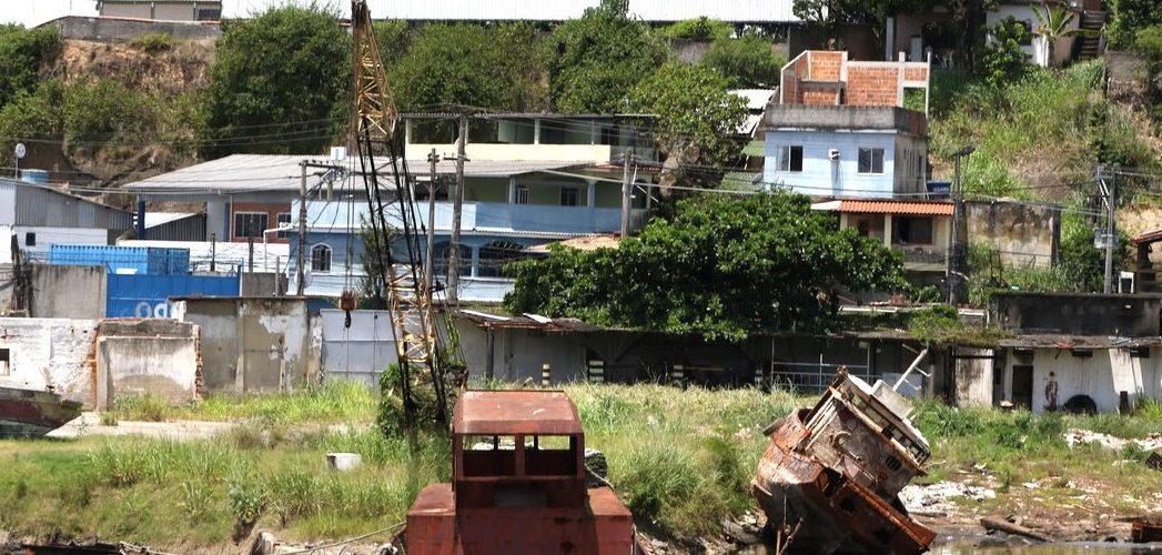 Meio Ambiente: Acidente na Baía de Guanabara lança luz a problema ambiental e social