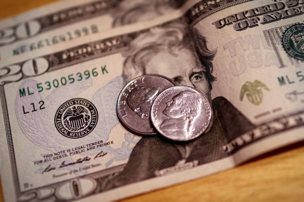 Economia: Dólar cai para R$ 5,20 com China e PEC da Transição