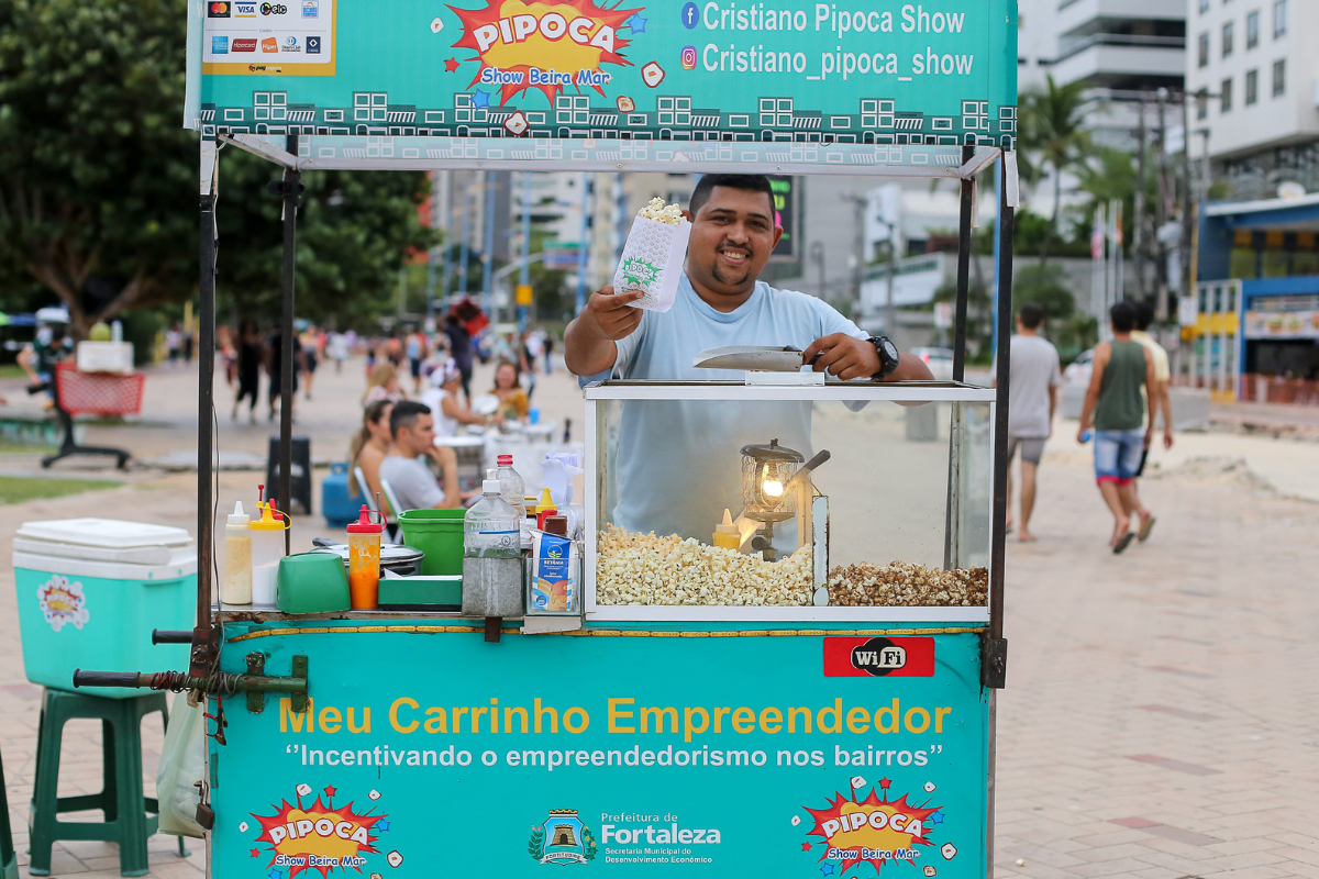 Os empreendedores selecionados receberão capacitações técnicas e gerenciais totalmente gratuitas, carrinhos custeados e padronizados para vender churrasco. | Foto: Divulgação/PMF