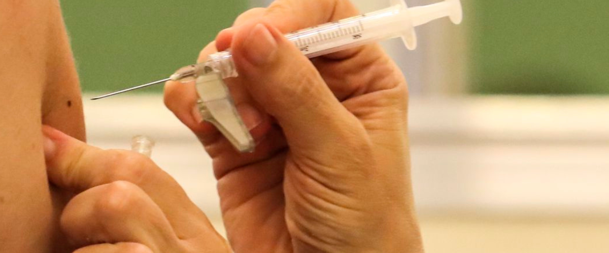 As doses passarão por avaliação e análise do Instituto Nacional de Controle de Qualidade em Saúde. | Foto: Rovena Rosa