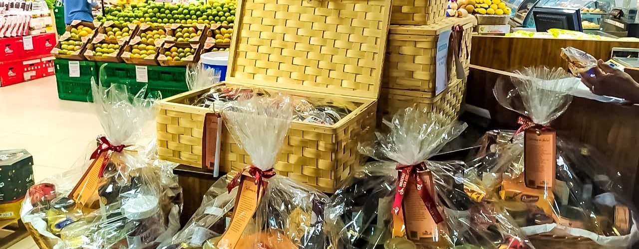 Natal 2022: Cestas Natalinas são opções de presentes para o final de ano