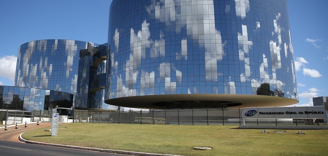 Políticas: MPF e advogados acionam Supremo contra deputados em atos golpistas