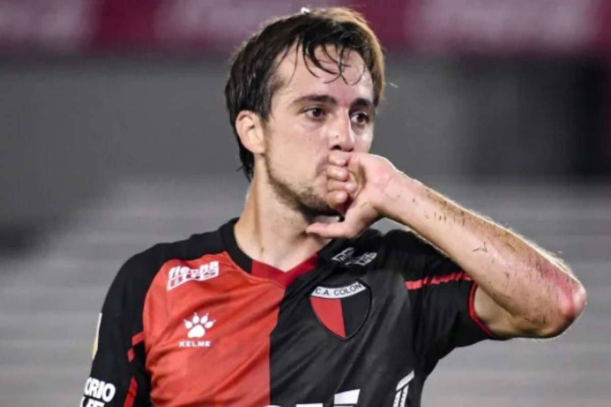 Jogador já chegou a fazer alguns treinamentos sob o comando de Vojvoda. | Foto:Marcelo Endelli/GettyImages