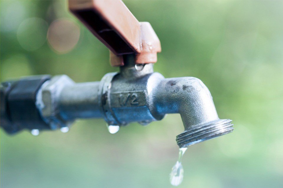 Economia: Reajuste na conta de água acende o alerta para o consumo consciente nos condomínios