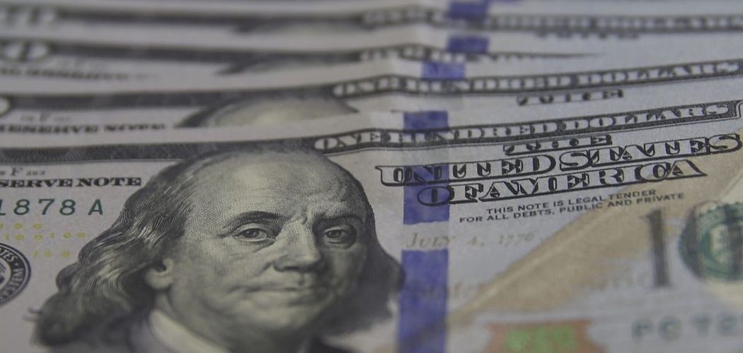 Economia: Dólar sobe para R$ 5,11, mas termina semana em queda
