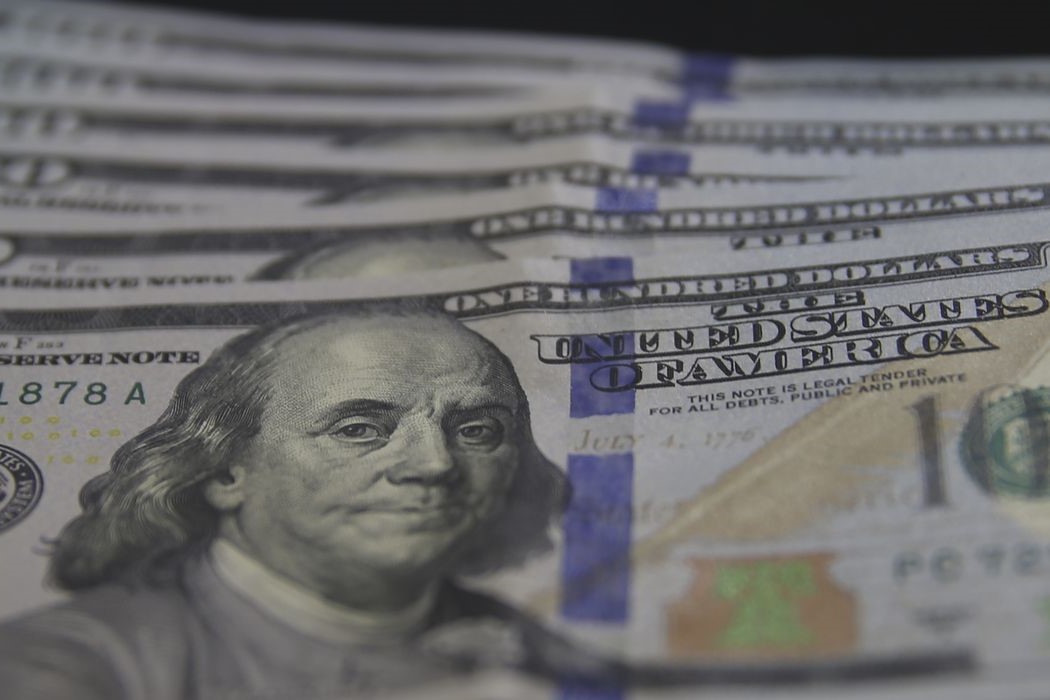 Economia: Dólar sobe para R$ 5,11, mas termina semana em queda