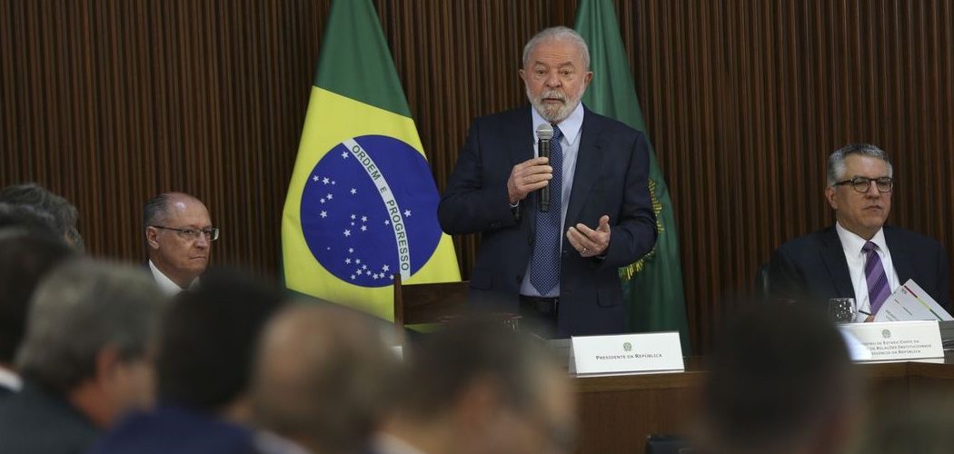 Política: Lula acerta criação de plano comum de obras com governadores