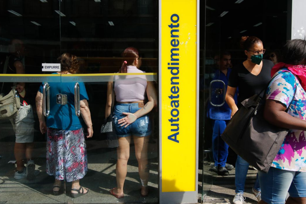 O objetivo é garantir o mínimo de 3 horas de atendimento presencial ao público.. | Foto: Tânia Rego