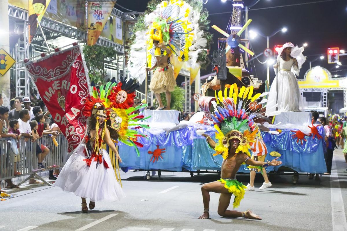 Cordões, Maracatus, Escolas de Samba, Afoxés e Blocos estão estre as agremiações carnavalescas que desfilarão na Domingos Olímpio. | Foto: Divulgação/PMF