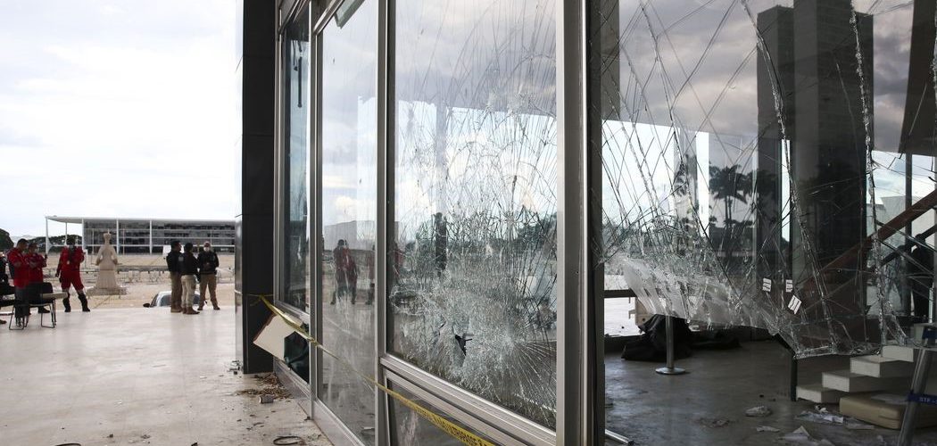 Justiça: PGR oferece denúncia contra 80 pessoas presas em atos golpistas