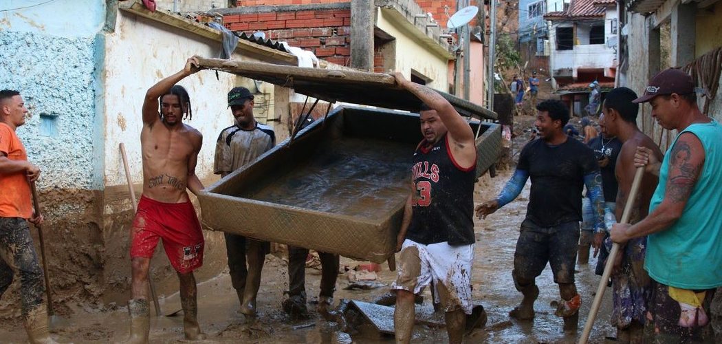 Alternativa: Moradias em Bertioga poderão abrigar famílias da tragédia, diz Alckmin