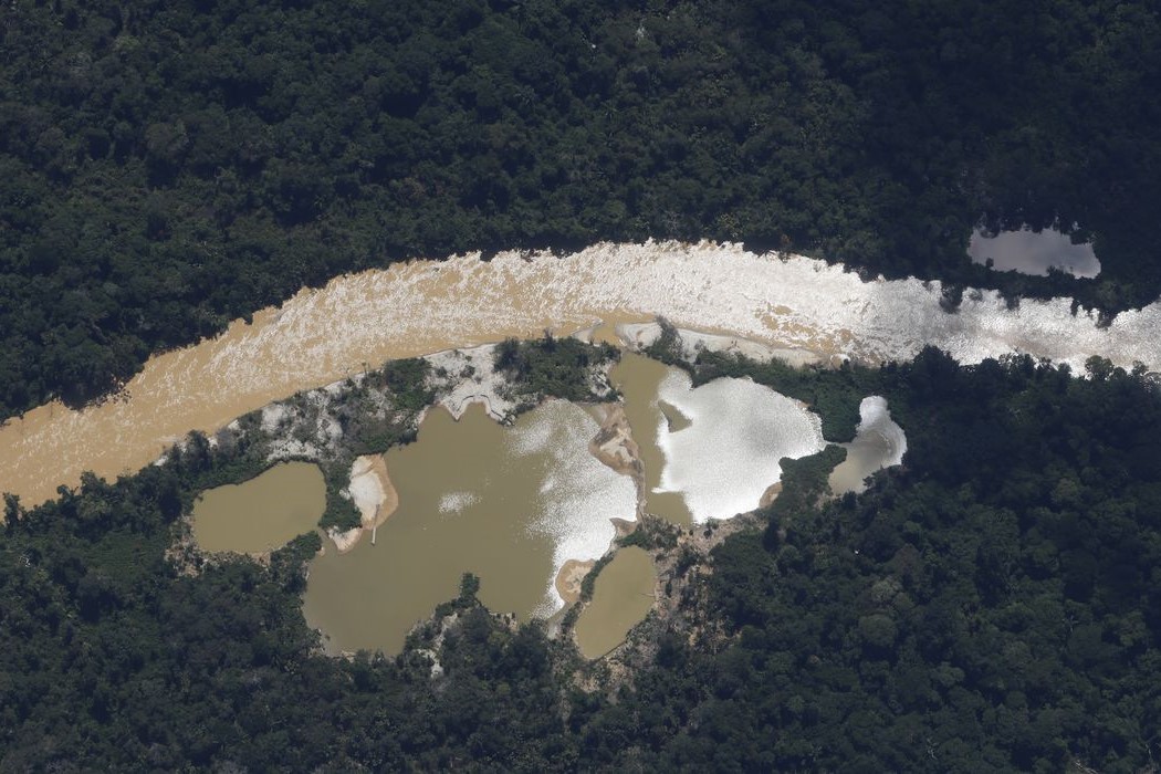 Desintrusão: PF começa a destruir maquinário de garimpeiros na TI Yanomami