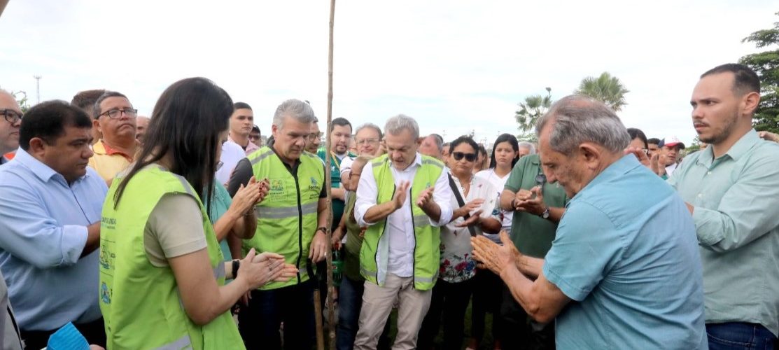 Meio Ambiente: Prefeitura de Fortaleza realiza o maior plantio simultâneo de mudas do Brasil
