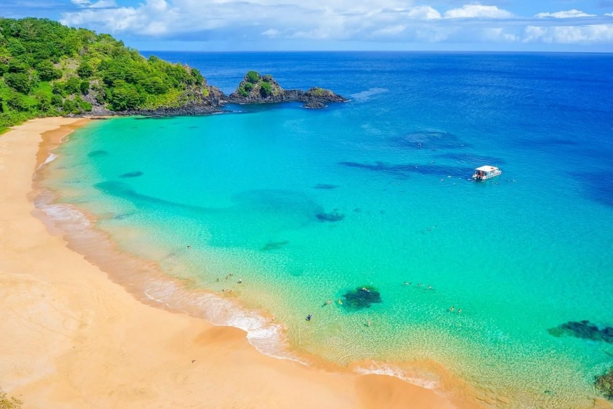 Turismo: Duas praias brasileiras estão entre as melhores do mundo em 2023