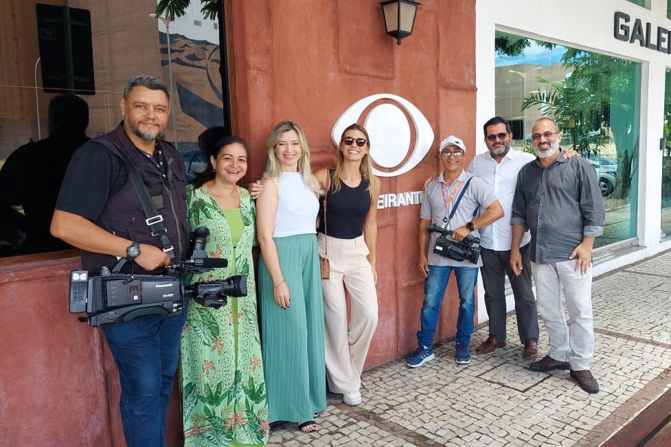Especial: Apresentadora do Jornal da Band, Joana Treptow, visita sede da tv no Ceará 