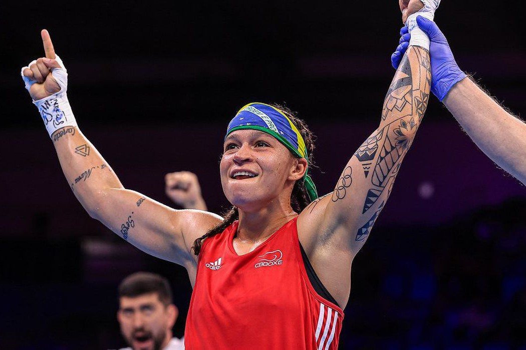 Boxe: Beatriz Ferreira sobra na final e fatura bicampeonato mundial de boxe