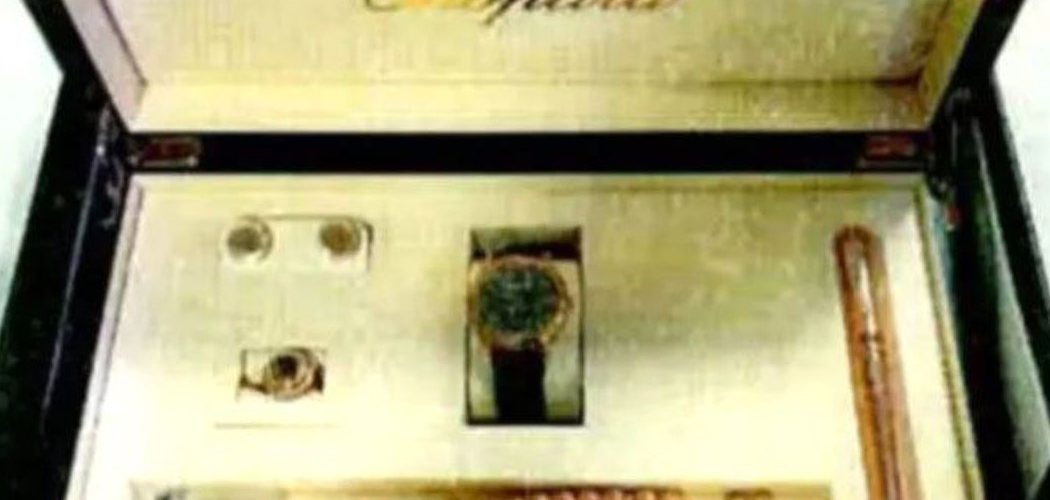 Devolução: Bolsonaro devolve joias e armas presenteadas pelo governo saudita