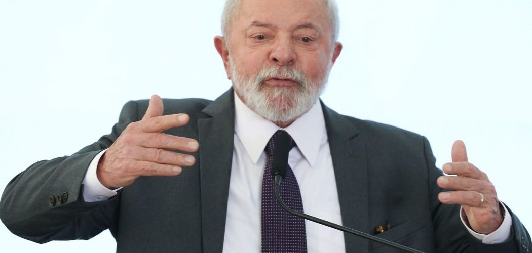 Prevenção: Lula adia embarque à China após apresentar pneumonia leve