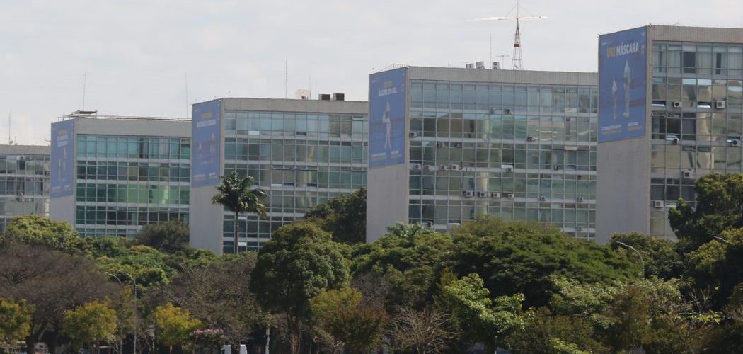 Repressão: Estudo mostra que governo Bolsonaro atuou para reprimir servidores